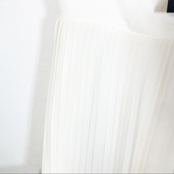 🔥MOVING SALE🔥 Blaque Label ivory Sweatheart bustier accordion maxi dress small - Picture 11 of 11